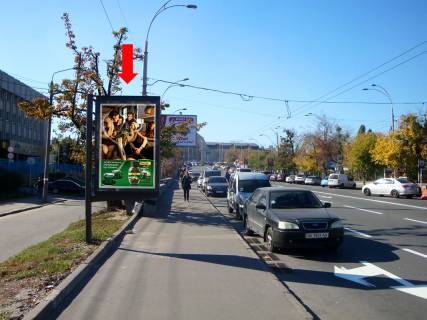 Citylight B in Kyiv, 1.8x1.2  Petluri st. (kolis. st. Kominternu) navproti 30, v storonu Central'nogo z / d. vokzalu Photo 1