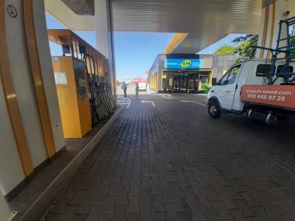 Video Billboard A in Brovary, 1.92x10.24  Kiivs'kaa st., 2, AZS "KLO", prajs za translaciu rolika 10 sek, 1 vihid/2 hvilini, cilodobovo - 440233 Photo 1