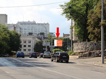 Video Billboard A in Kyiv, 2.3x3.14  Старонаводницька вул., 1/45 / вул. Алмазова (колиш. вул. Кутузова), на світлофорі, в центр - 583677 Photo 1