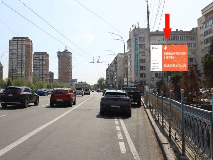 Video Billboard A in Kyiv, 2.3x3.14  Українки бул., 26 / ул.Алмазова (колиш. вул. Кутузова), на світлофорі, біля "KFC", ст. м. "Печерська", з центру - 583718 Photo 1