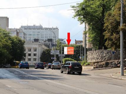 Video Billboard A in Kyiv, 2.3x3.14  Staronavodnic'ka st., 1/45 / st. Almazova (kolis. st. Kutuzova), na svitlofori, v centr, (rolik 10 sek, 1 vihid/1,5 hvilini) - 368666 Photo 1