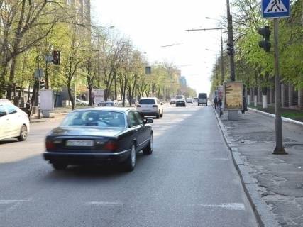 Citylight  in Dnipro (Dnipropetrovsk) av.Gagarina, 26, perehresta av. Gagarina z st.Medicnou, svitlofor Photo 1