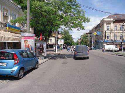 Citylight A in Dnipro (Dnipropetrovsk), 1,2x1,8  st.Sicovih Stril'civ, 4, poruc "Rajfajzen Bank Aval'", "Kartoplana Hata", picceria "Ole-Ole" Photo 1