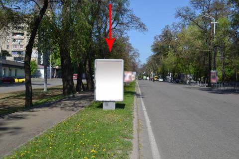 Citylight A in Dnipro (Dnipropetrovsk), 1,2x1,8  av.Lesi Ukrainki (av.Puskina), na rozpodil'cij alei, vid st.A.Fabra do av.Oleksandra Pola - 2- Photo 1