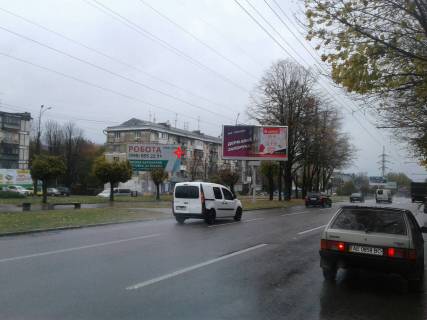 Billboard B in Dnipro (Dnipropetrovsk), 6,2х3  av.Oleksandra Pola, 76 central'na castina mista, perehresta, svitlofor, riznomanitni kramnici, supermarket, meblevi saloni, potik do av. Dmitra Avornic'kogo Photo 1
