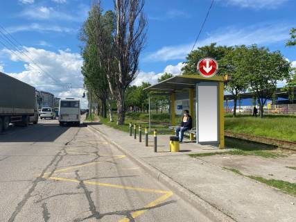 Non-Standard A in Dnipro (Dnipropetrovsk), 0,74х1,96(перф)  Zaporiz'ke sose, bila bud.63, bila TC METRO Photo 1