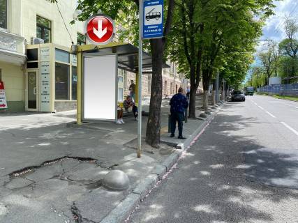 Non-Standard B in Dnipro (Dnipropetrovsk), 1,15х1,98  Pr.Dmitra Avornic'kogo, bila bud.26, nepodalik vizovogo centru Photo 1