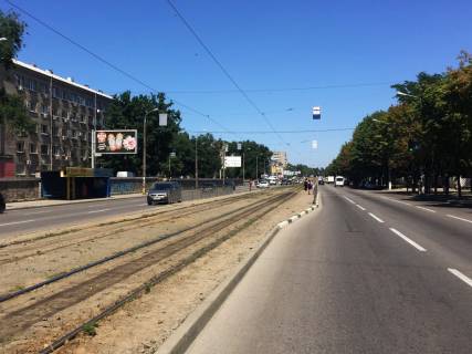 Billboard B in Dnipro (Dnipropetrovsk), 6х3  av.Bogdana Hmel'nic'kogo, bud.No14, mag."Atlant" Photo 1