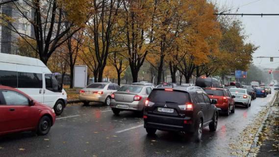 Citylight A in Dnipro (Dnipropetrovsk), 1,2x1,8  av.Oleksandra Pola, 35, magazini "Dobra pidloga", "Kahel'", Parket City, Amway. (2) Photo 1