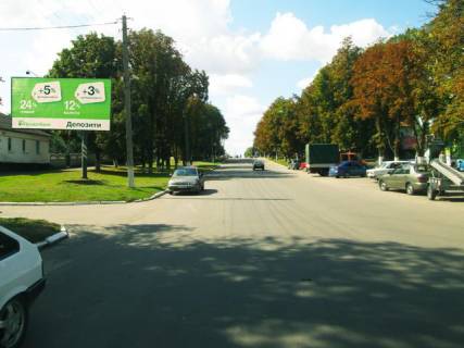 Billboard B in Piryatin, 6x3  Soborna st.,49 (restoran "Udaj", "PrivatBank") Photo 1