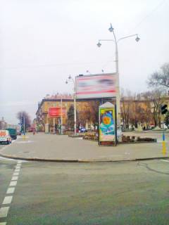 Pillar, Pillar A in Zaporizhzhya Sobornyj av. - Maakovskogo av. na Sobornyj av. po hodu dvizenia transprorta CENTRAL'̱NAA ZONA.(Fontan "Zitta",Park) Photo 1