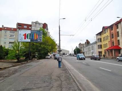 Billboard B in Ternopil Banderi S. st., CENTRAL'̱NAA ZONA (naprotiv stadiona i "Park Slavy",200 m.do "Privatbank") Photo 1