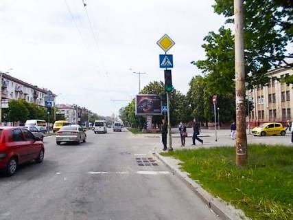 Scrolller, Scroll A in Zaporizhzhya, 4x3  Sobornij av.,194- Goncarenko st.  - 275939 Photo 1