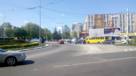 Prismatron, Prism A in Lviv, 6x3  Cornovola pr-t - Lipins'kogo st. ("MakDonal'ds") (pravij) - 274973 Photo 1
