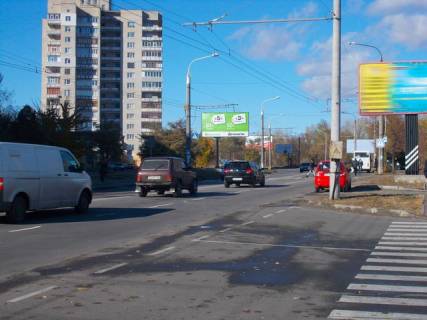 Billboard B in Sumi Geroev Krut st., 8 (200 m. ot "Epicentra") Photo 1