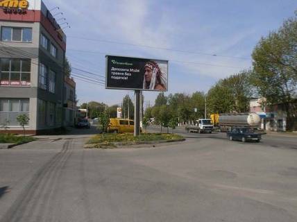 Billboard B in Vinnytsia, 6x3  Vatutina st., 18a(meblevij salonMebeLine, AZS Shell, 300 m. do budivel'nogorinku ta gipermarketu "Gros") z centra Photo 1