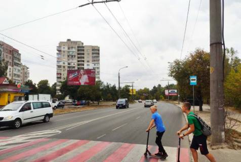 Billboard B in Sumi, 6x3  Geroiv Krut st., 8 (200 m. vid "Epicentru") Photo 1