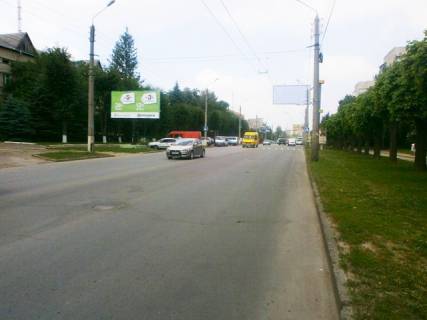 Billboard B in Chernivtsi, 6x3  Geroiv Majdanu st., 230 (v centr, 300 m. d "Ukrgazbank") Photo 1