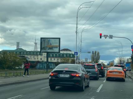 Scrolller, Scroll A in Kyiv, 3.14x2.32  Mezigirs'ka / Naberezno-Lugova, svitlofor (ruh iz centru) - 195836 scheme