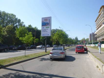 Backlight A in Kyiv, 2x4  Golosiivs'kij prospekt (40-ricca Zovtna), 1 (pisla 150 metriv  vid Golosiivs'koi plosi), na rozpodiluvaci scheme