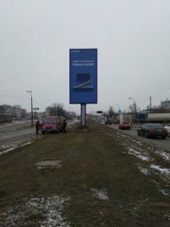 Backlight A in Kyiv, 4x8  Bogatirs'ka, 2 rozpodiluvac, ruh do Kieva, navproti piv.z-d."OBOLON'̱" scheme