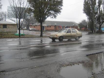 Billboard B in Pokrovsk st.Zahisnikiv Ukraini, v rajoni magazinu No13 Photo 1