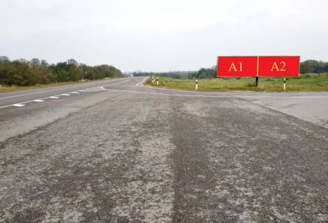 Billboard A in Olesko, 6x3м.  vizd v m. Oles'ko z napramku m. Bus'k/ m. L'viv, na m. Brodi, trasa L'viv - Kiiv (E-40), na m. Kiiv, na Oles'kij zamok, visoka konstrukcia Photo 1