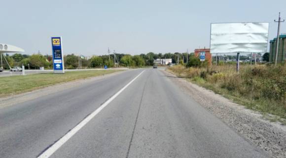 Billboard A in Radekhiv v"ezd v g.Radehov s napravlenia g.L'vova, trassa L'vov - Luck (N-17) na g.Cervonograd, g.Gorohov, g.Luck + AZK + zovta vitrozahisna luminescentna ramka + visoka konstrukcia Photo 1