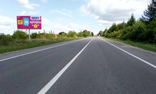 Billboard B in Radekhiv v"ezd v g.Radehov s napravlenia g.L'vova, trassa L'vov-Luck (N-17) na g.Cervonograd, g.Gorohov, g.Luck + AZK + zovta vitrozahisna luminescentna ramka + visoka konstrukcia Photo 1
