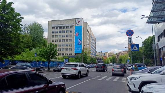 Video Billboard A in Kyiv, 5,6 х 21,5  BC na Mecnikova st., 3 (m. Klovs'ka) - 295603 Photo 1