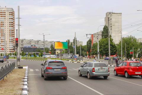 Video Billboard A in Kharkiv, 6x3  Ludviga Svobody pr-t (naprotiv d. No 62 po av. Pobedy), iz centra (Supermarkety "KLASS", "Rost", gipermarkety "METRO", "Asan" i Epicentr) - 295706 Photo 1