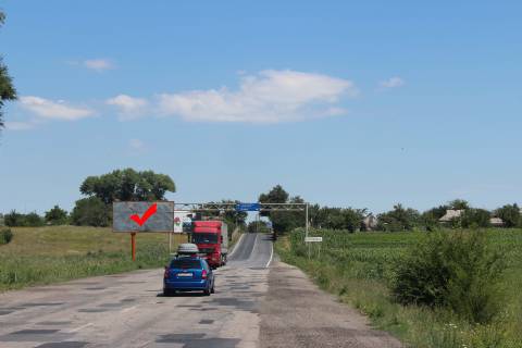 Billboard B in Loboykivka, 3x6  с. Лобойківка, розв'язка в сторону смт Царичанка, смт Магдалинівка Photo 1