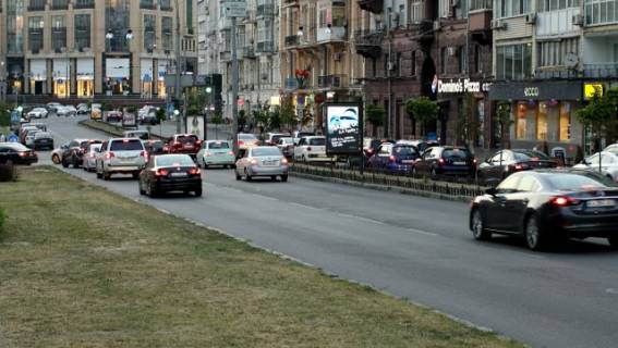 Video Billboard A in Kyiv, 1.2x1.8  Basejna st. 19, (rozpodiluvac, v naav. Bessarabs'kogo rinku) - 333096 Photo 1