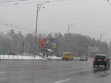 Backlight B in Kyiv, 8x4  Bratislavs'ka, navproti bud.11 / Krajna Photo 1