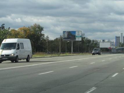 Billboard B in Kyiv, 6x3  Brovars'kij prospekt,  31 navproti (ruh na v'izd u misto, livoruc) Photo 1