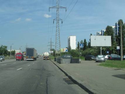 Prismatron, Prism A in Kyiv, 6x3  Bratislavs'ka, 12 naproti  / Oleksandra Bojcenka, ruh vid Brovars'kogo prospektu - 27262 Photo 1