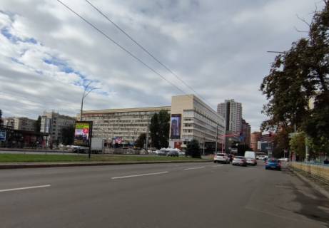 Video Billboard A in Kyiv, 1.2x1.8  Лесі Українки площа/ Генерала Алмазова вул. (розподілювач), метро "Печерська" рух до пл.Л.Українки - 612909 Photo 1