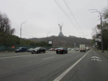 Scrolller, Scroll B in Kyiv, 3.14x2.32  Mihnovs'kogo M. (Dr. Narodiv) bul-r, za 150m. do Navodnic'koi pl. (GVVV) (livoruc) - 298072 Photo 1