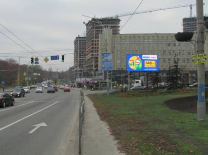 Video Billboard A in Kyiv, 6x3  Golosiivs'ka plosa na rozpodiluvaci (m.Golosiivs'ka) - 26255 Photo 1