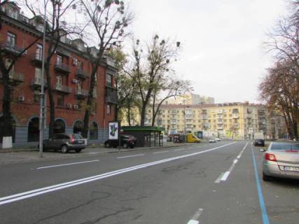 Citylight B in Kyiv, 1.2x1.8  Mecnikova, 14/1  (M"Klovs'ka) za zupinkou mis'kogo transportu Photo 1