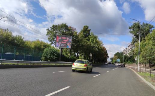 Video Billboard A in Kyiv, 3.14x2.32  Borsagivs'ka, 10 (ruh z centru mista, livoruc) - 325676 Photo 1