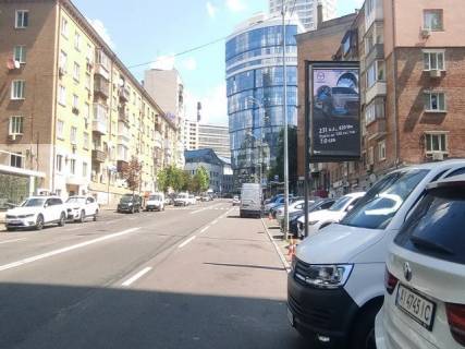 Video Billboard A in Kyiv, 1.2x1.8  Мечникова вул, 18/20 (поруч з магазином Goodwine) - 613133 Photo 1