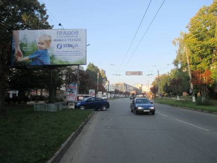 Billboard B in Chernivtsi, 3*6  st. Komarova, 25 Photo 1