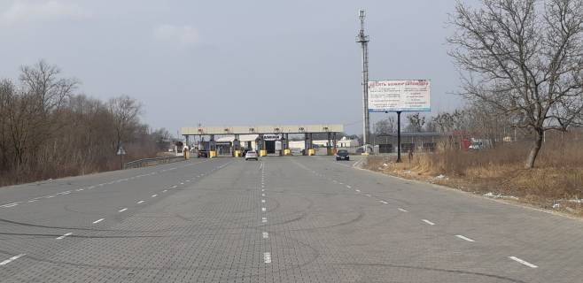 Billboard A in Chernivtsi, 3*6  v'izd na rinok Dobrobut zi storoni Sicovih Stril'civ Photo 1