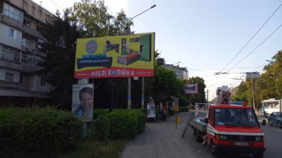 Billboard B in Chernivtsi, 3*6  st. Golovna, 162 (zupinka "Avtovokzal") Photo 1