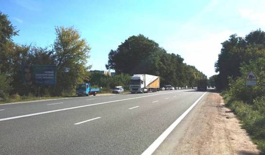 Billboard B in , 3х6  vyezd iz goroda, naav. Na Kiev, Skvirskoe sosse, ob"ezdnaa Zitomira (naav. na Kiev), s.Stanisevka, oblasnaa detskaa bol'nica, vyezd iz Zitomira v naav.Kieva, Skviry (trassa R-18) Photo 1