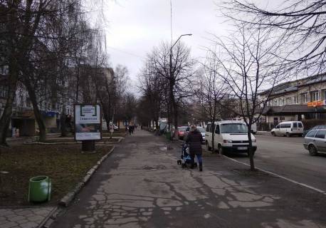 Citylight B in Zvyagel (Novograd-Volinsky), 1,8х1,2  st. Sevcenko, 37-st.Puskina, v naav.avtovokzalu, rinku (350m), "Zolotij vik",lombard "Blago", "Osadbank" Photo 1