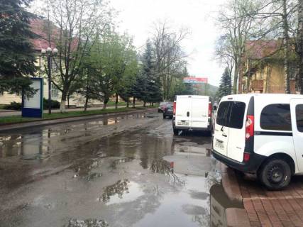 Cityscroll B in Yaremche, 1,2x1,8  Trasa N-09 Mukacevo-L'viv, Svobodi, supermarket Vopak, napramok ruhu na Ivano-Frankivs'k Photo 1