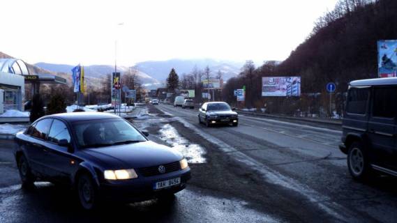 Billboard A in Yaremche, 3x6  Trasa N-09 Mukacevo-L'viv, v`izd u misto zi storoni Ivano-Fr, AZS OKKO, napramok ruhu na Bukovel' Photo 1