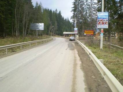 Billboard B in Bukovel, 3x6  Trasa N-09 Mukacevo-L'viv, doroga vid Bukovela do Ivano-Frankivs'ka (s.Polanica), pocatok sela, lisnictvo, 2 km 700 m vid Bukovela, napramok ruhu na Ivano-Frankivs'k Photo 1
